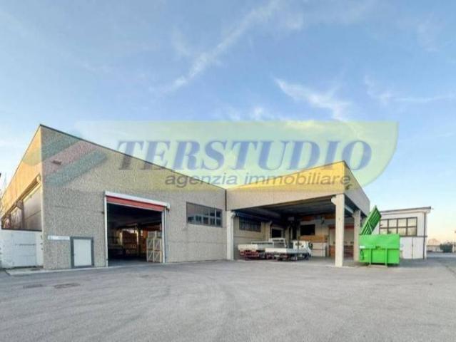 Locale Commerciale in vendita a Guzzanica, Dalmine