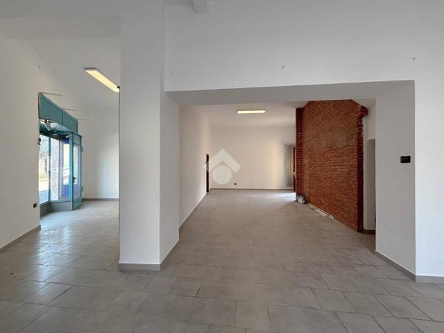 Locale Commerciale in affitto a Mariano al Brembo, Dalmine