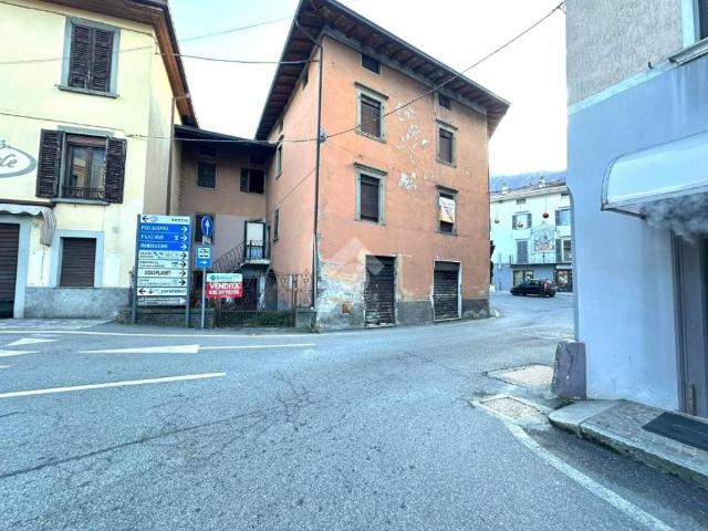 Locale Commerciale in vendita a Comunità montana della valle Camonica, Darfo