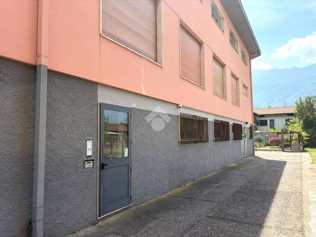 Locale Commerciale in vendita a Comunità montana della valle Camonica, Darfo