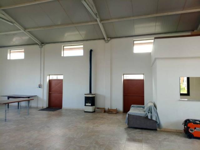 Locale Commerciale in vendita a Decimomannu, Sardigna/Sardegna