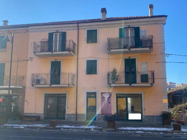 Locale Commerciale in vendita a Dego, Liguria