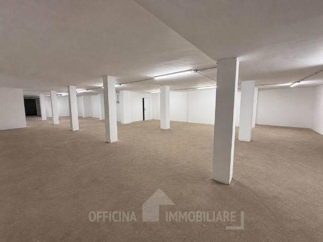Locale Commerciale in vendita a Delebio, Lombardia