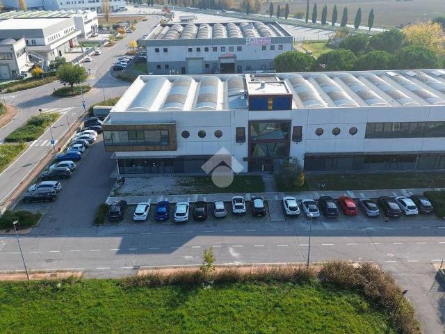 Locale Commerciale in vendita a Varone, Desenzano Del Garda