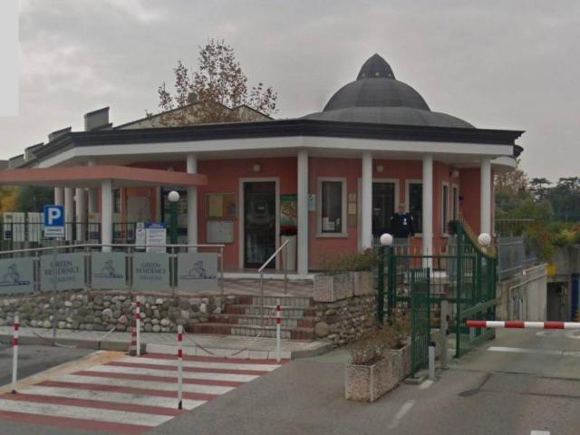 Locale Commerciale in vendita a Desenzano Del Garda, Lombardia