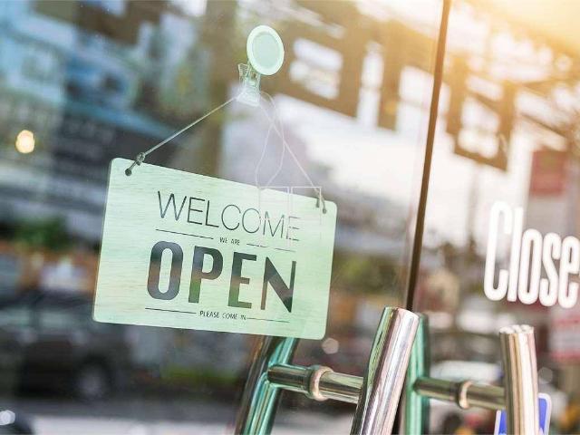 Locale Commerciale in vendita a Rivoltella del Garda, Desenzano Del Garda