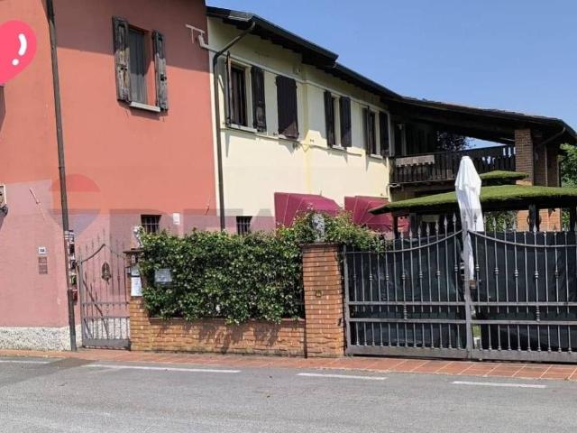 Locale Commerciale in vendita a Desenzano Del Garda, Lombardia