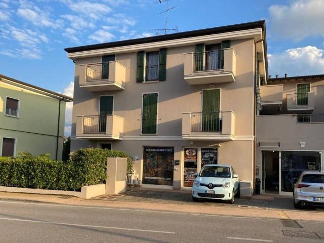 Locale Commerciale in vendita a Rivoltella del Garda, Desenzano Del Garda