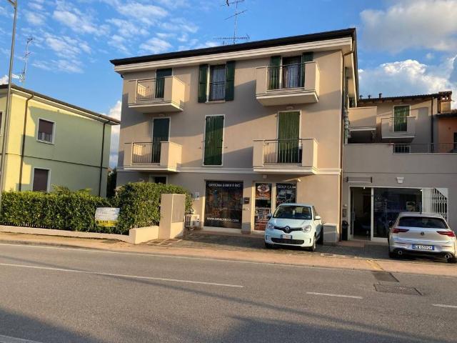 Locale Commerciale in vendita a Rivoltella del Garda, Desenzano Del Garda
