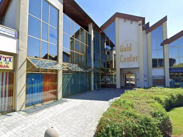 Locale Commerciale in vendita a Vicina, Desenzano Del Garda