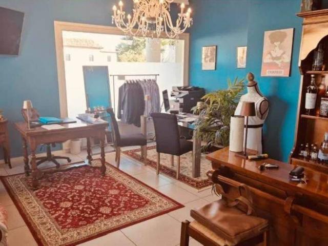 Locale Commerciale in vendita a Rivoltella del Garda, Desenzano Del Garda