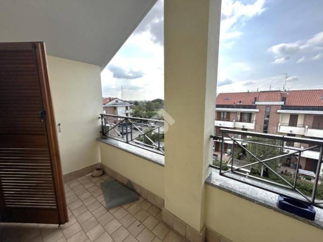 Locale Commerciale in vendita a Spaccone, Desio