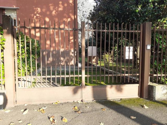 Locale Commerciale in vendita a Prati, Desio