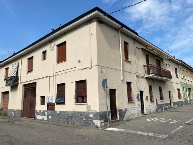 Locale Commerciale in vendita a Pont, Desio