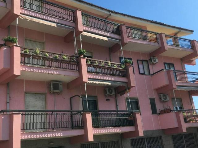 Locale Commerciale in vendita a Calabria, Cosenza