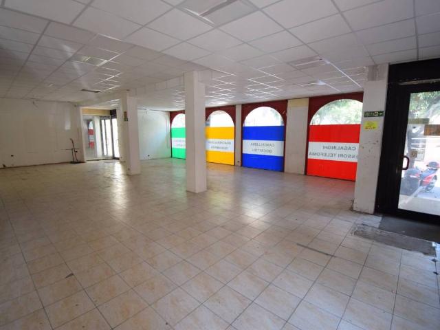Locale Commerciale in vendita a Diano Calderina, Diano Marina