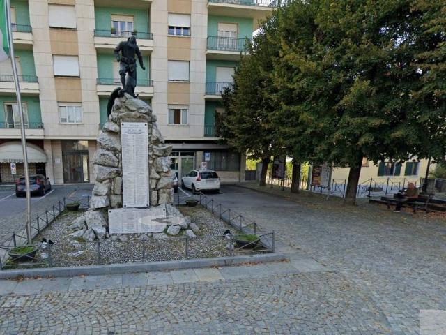Locale Commerciale in vendita a Piemonte, Cuneo
