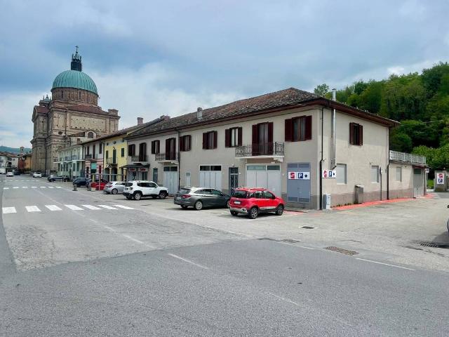 Locale Commerciale in vendita a Piemonte, Cuneo