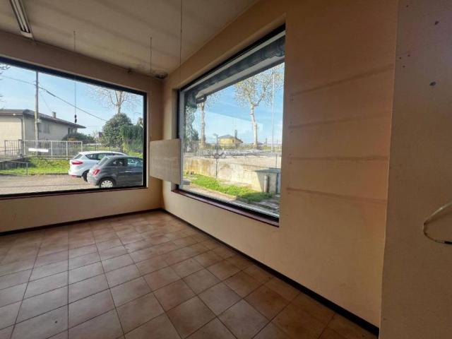 Locale Commerciale in vendita a Dolo, Veneto