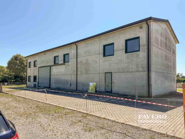 Locale Commerciale in vendita a Dolo, Veneto