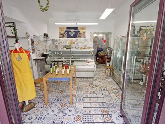 Locale Commerciale in vendita a Piemonte, Verbano-cusio-ossola