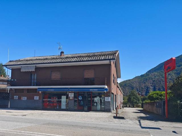 Locale Commerciale in vendita a Case Lazzaro, Piemonte
