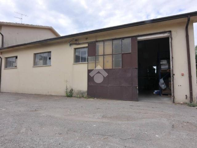 Locale Commerciale in vendita a Nuovo Circondario Imolese, Dozza Imolese