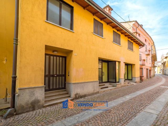 Locale Commerciale in vendita a Piemonte, Cuneo