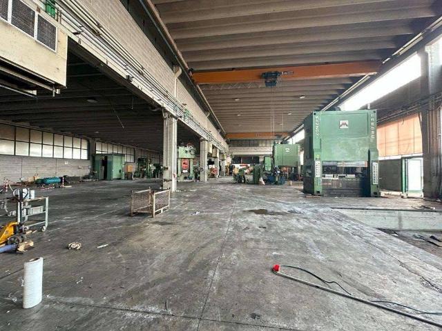 Locale Commerciale in vendita a Dueville, Veneto