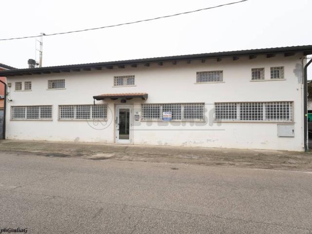 Locale Commerciale in vendita a Dueville, Veneto
