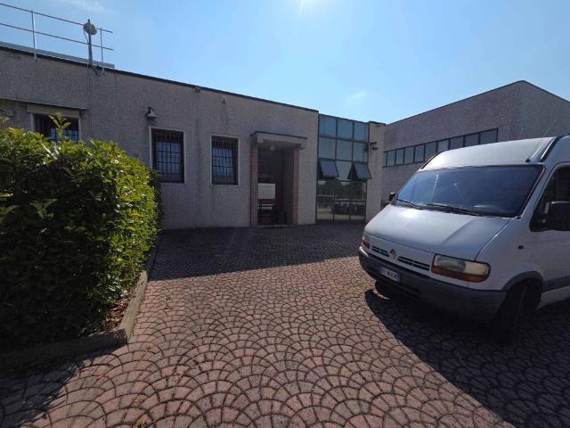 Locale Commerciale in vendita a Dueville, Veneto
