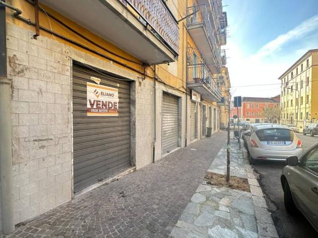 Locale Commerciale in vendita a Eboli, Campania