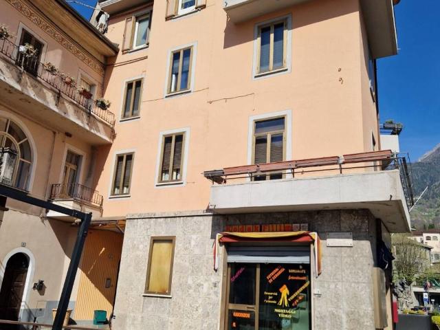 Locale Commerciale in vendita a Comunità montana della valle Camonica, Edolo