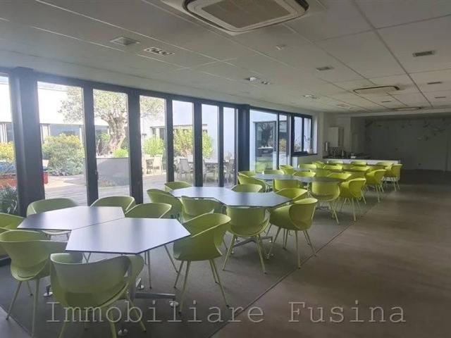 Locale Commerciale in vendita a Überetsch-Unterland - Oltradige-Bassa Atesina, Egna - Neumarkt