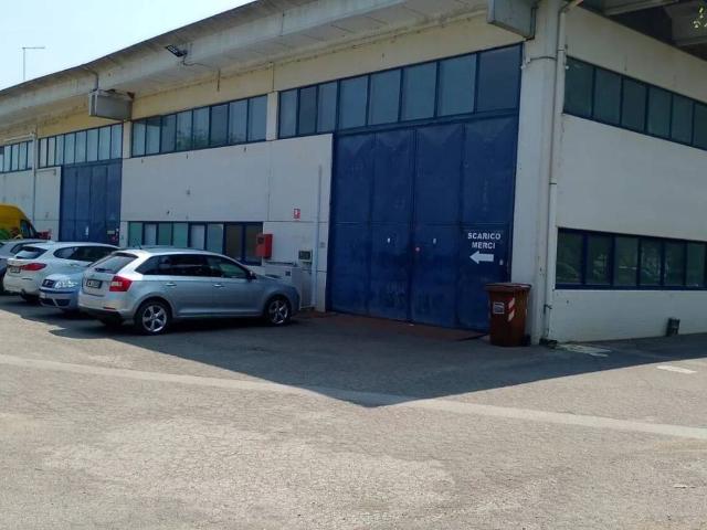 Locale Commerciale in vendita a Unione dei Comuni Circondario dell'Empolese Valdelsa, Empoli