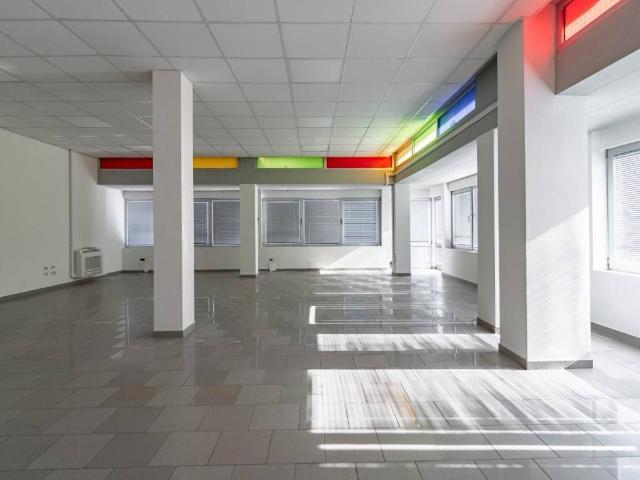 Locale Commerciale in vendita a Unione dei Comuni Circondario dell'Empolese Valdelsa, Empoli