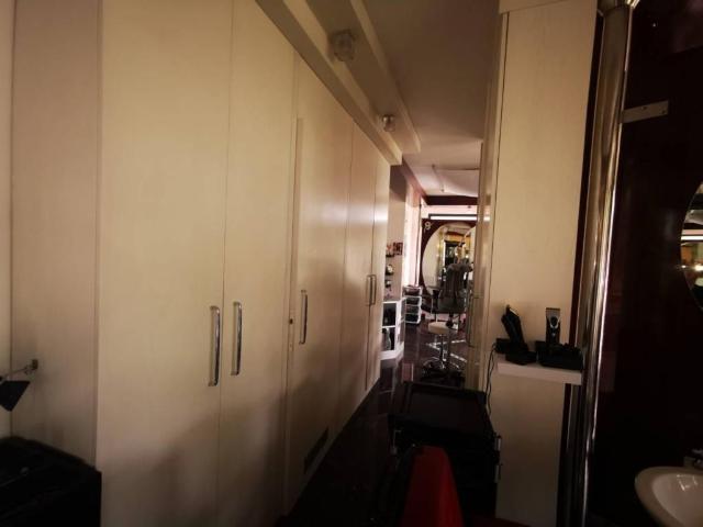 Locale Commerciale in vendita a Empoli, Firenze