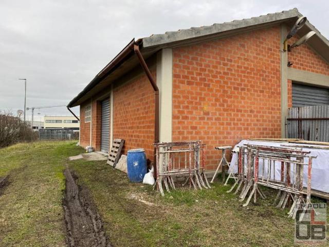 Locale Commerciale in vendita a Case Gerini, Empoli