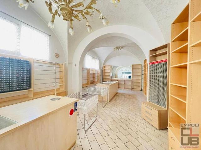 Locale Commerciale in vendita a Unione dei Comuni Circondario dell'Empolese Valdelsa, Empoli