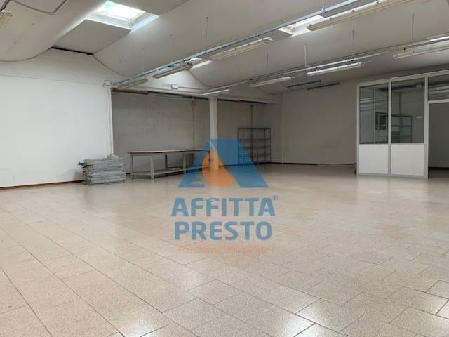Locale Commerciale in vendita a Unione dei Comuni Circondario dell'Empolese Valdelsa, Empoli