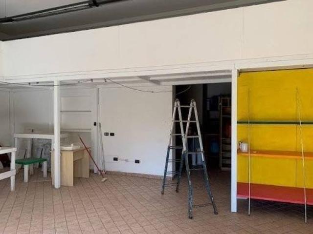 Locale Commerciale in vendita a Unione dei Comuni Circondario dell'Empolese Valdelsa, Empoli