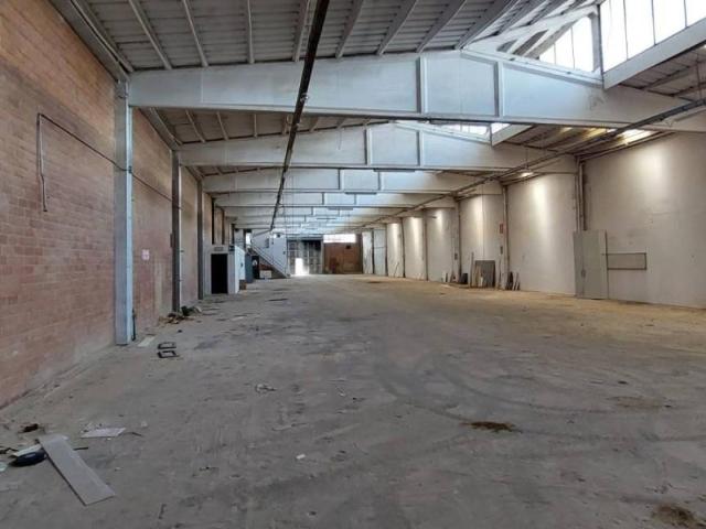 Locale Commerciale in vendita a Unione dei Comuni Circondario dell'Empolese Valdelsa, Empoli