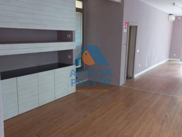 Locale Commerciale in vendita a Unione dei Comuni Circondario dell'Empolese Valdelsa, Empoli