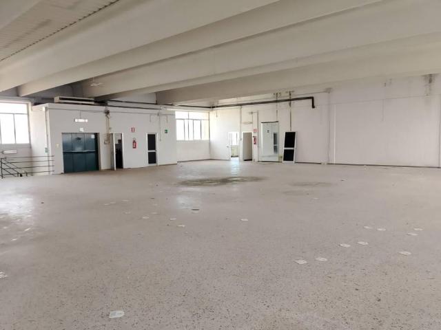 Locale Commerciale in vendita a Unione dei Comuni Circondario dell'Empolese Valdelsa, Empoli
