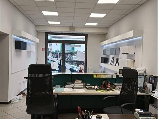 Locale Commerciale in vendita a Unione dei Comuni Circondario dell'Empolese Valdelsa, Empoli