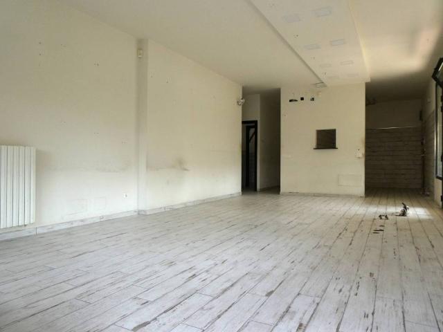 Locale Commerciale in vendita a Unione dei Comuni Circondario dell'Empolese Valdelsa, Empoli