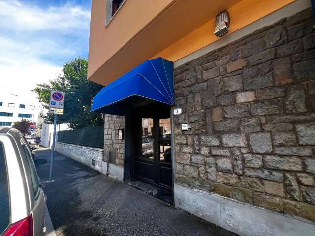 Locale Commerciale in vendita a Empoli, Firenze