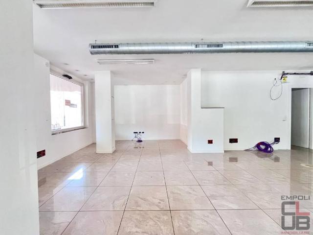 Locale Commerciale in vendita a Unione dei Comuni Circondario dell'Empolese Valdelsa, Empoli