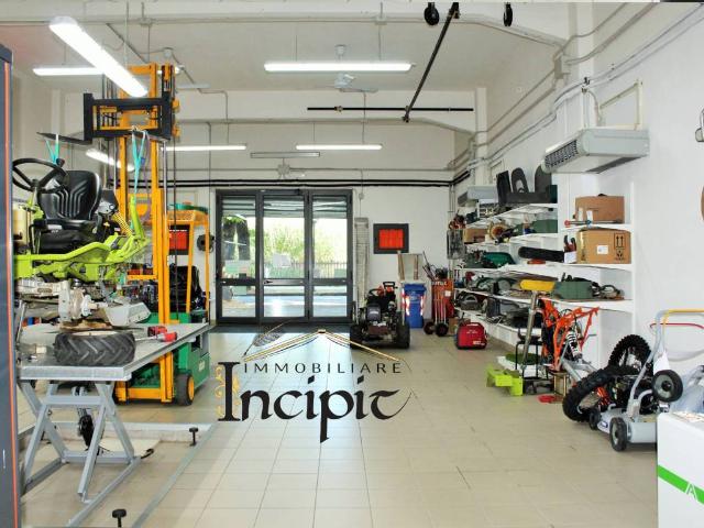 Locale Commerciale in vendita a Corniola, Empoli