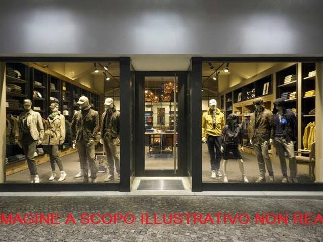Locale Commerciale in vendita a Unione dei Comuni Circondario dell'Empolese Valdelsa, Empoli